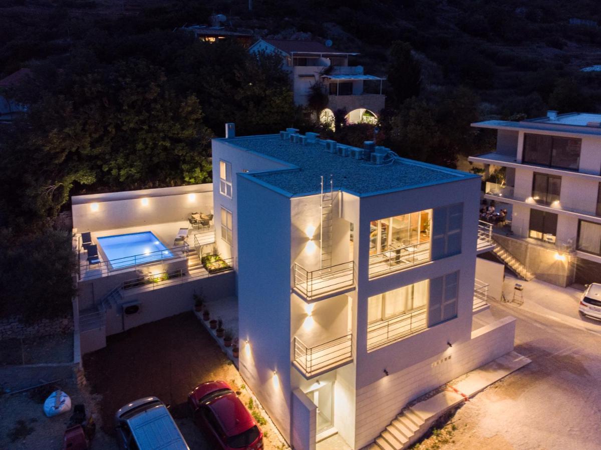 Seaside Elegance Suites Komiža Esterno foto