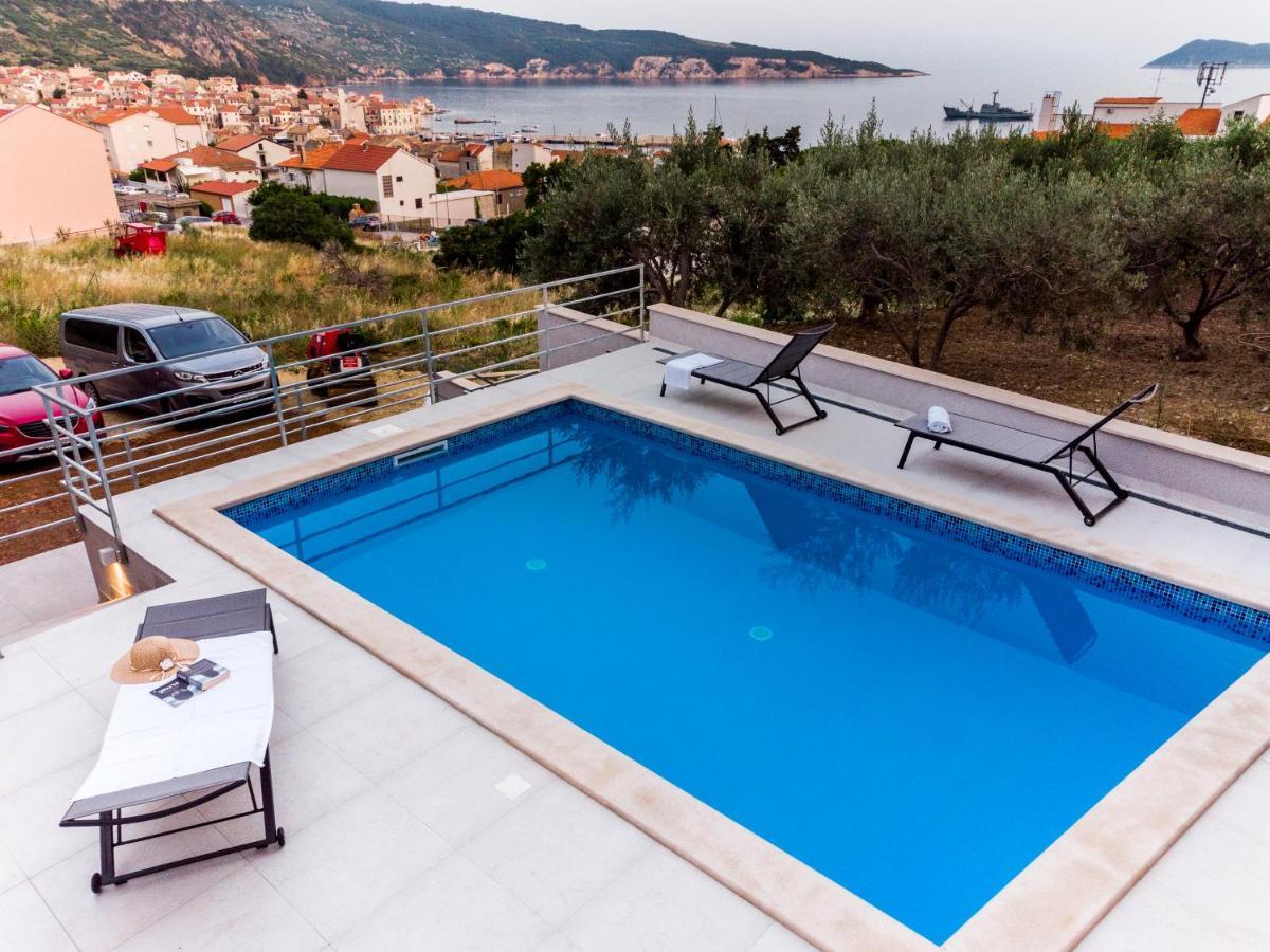 Seaside Elegance Suites Komiža Esterno foto