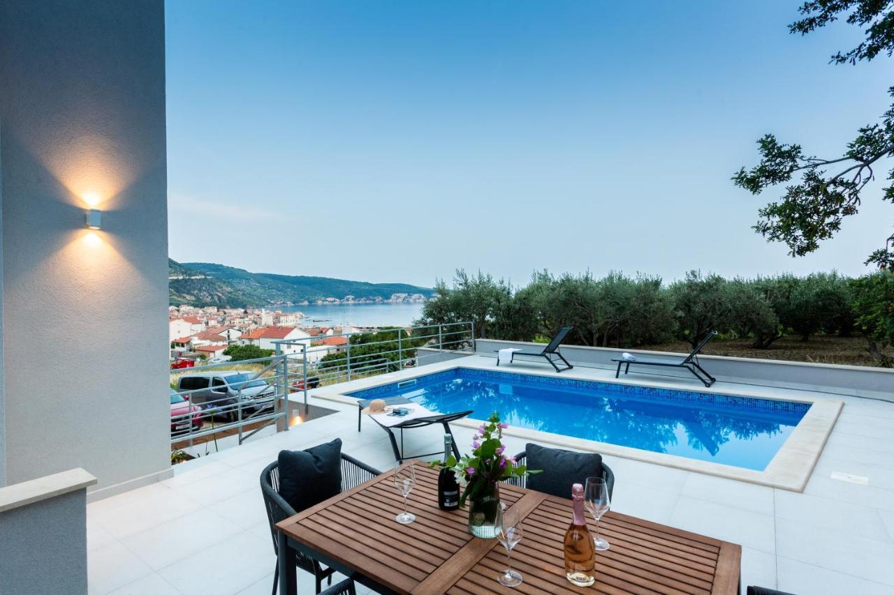 Seaside Elegance Suites Komiža Esterno foto