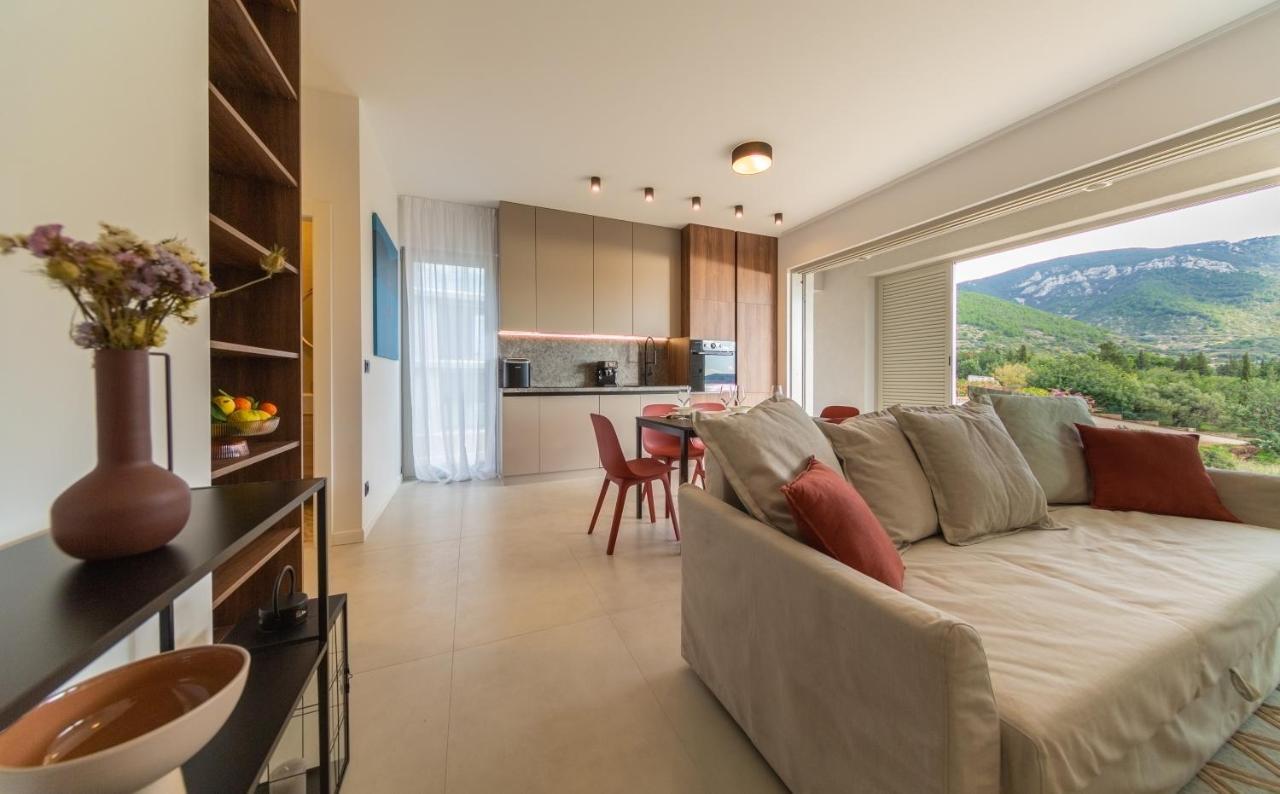 Seaside Elegance Suites Komiža Esterno foto